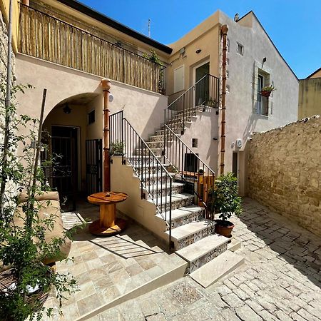 Cuturissi Hospitality & Wellnees Bed & Breakfast Рагуза Екстериор снимка